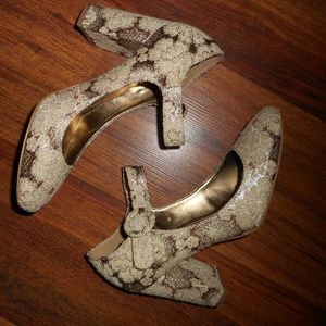 NEW Marc Fisher vintage style Maryjane's, 8M